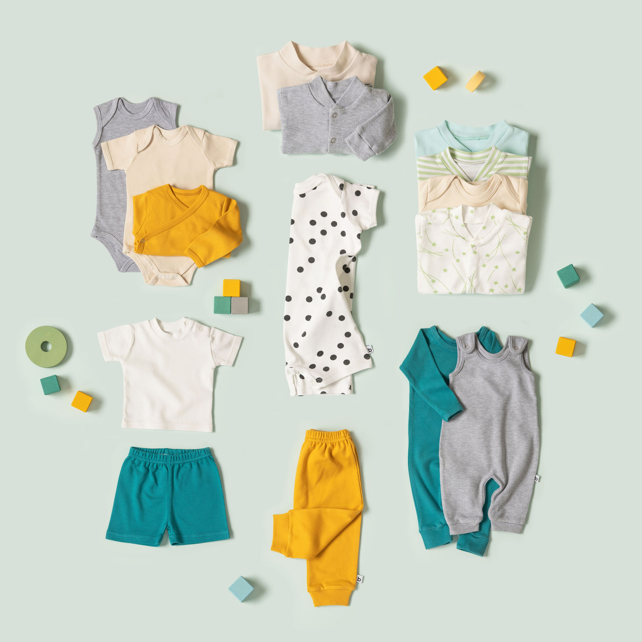 Bundlee_15_Piece_Flatlay_Unisex.jpg